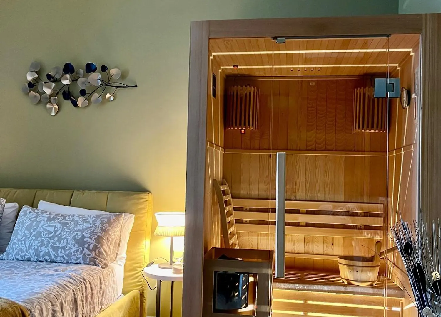 Scarlet'S Suite Como Lake 0*,